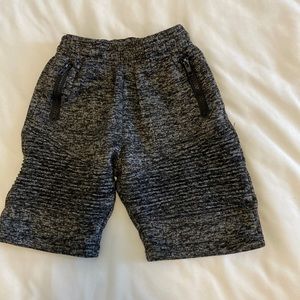 Boys Urban Edge shorts size 4t